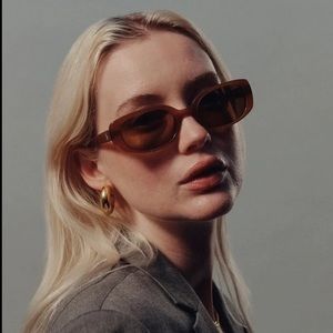 RAIE Venus Zodiac Sunglasses with case